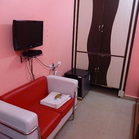 Hotel Viraat Inn Gaya Buitenkant foto