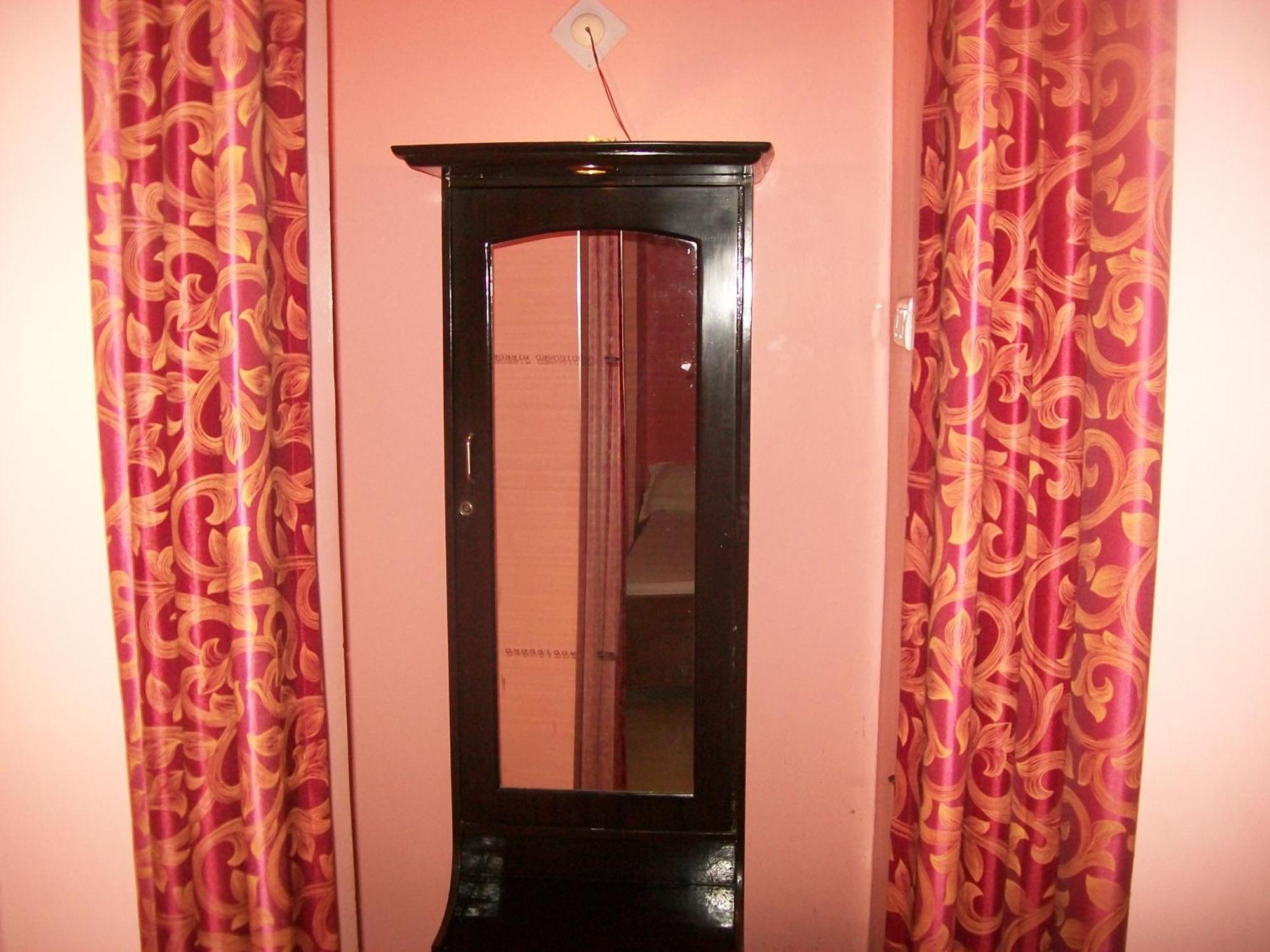Hotel Viraat Inn Gaya Buitenkant foto