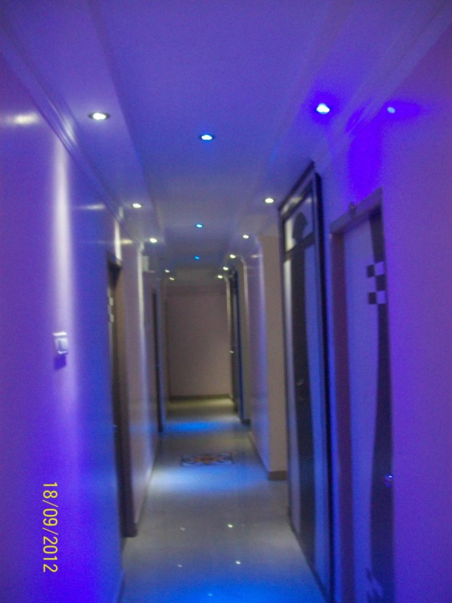 Hotel Viraat Inn Gaya Buitenkant foto