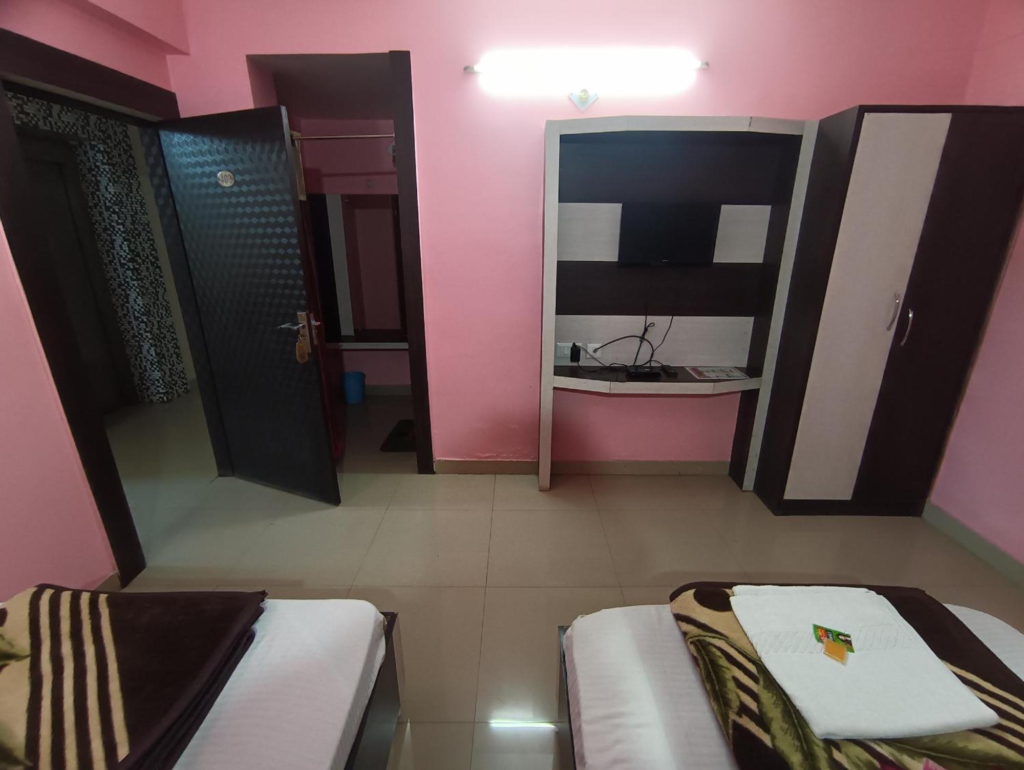 Hotel Viraat Inn Gaya Buitenkant foto