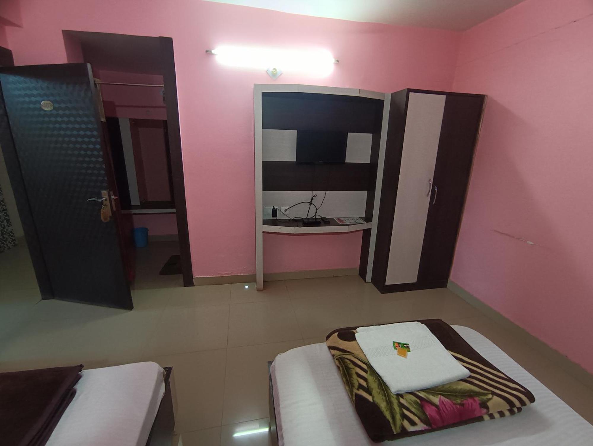 Hotel Viraat Inn Gaya Buitenkant foto