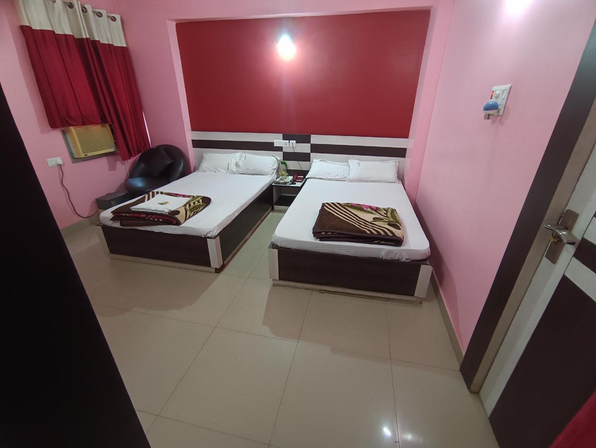 Hotel Viraat Inn Gaya Buitenkant foto