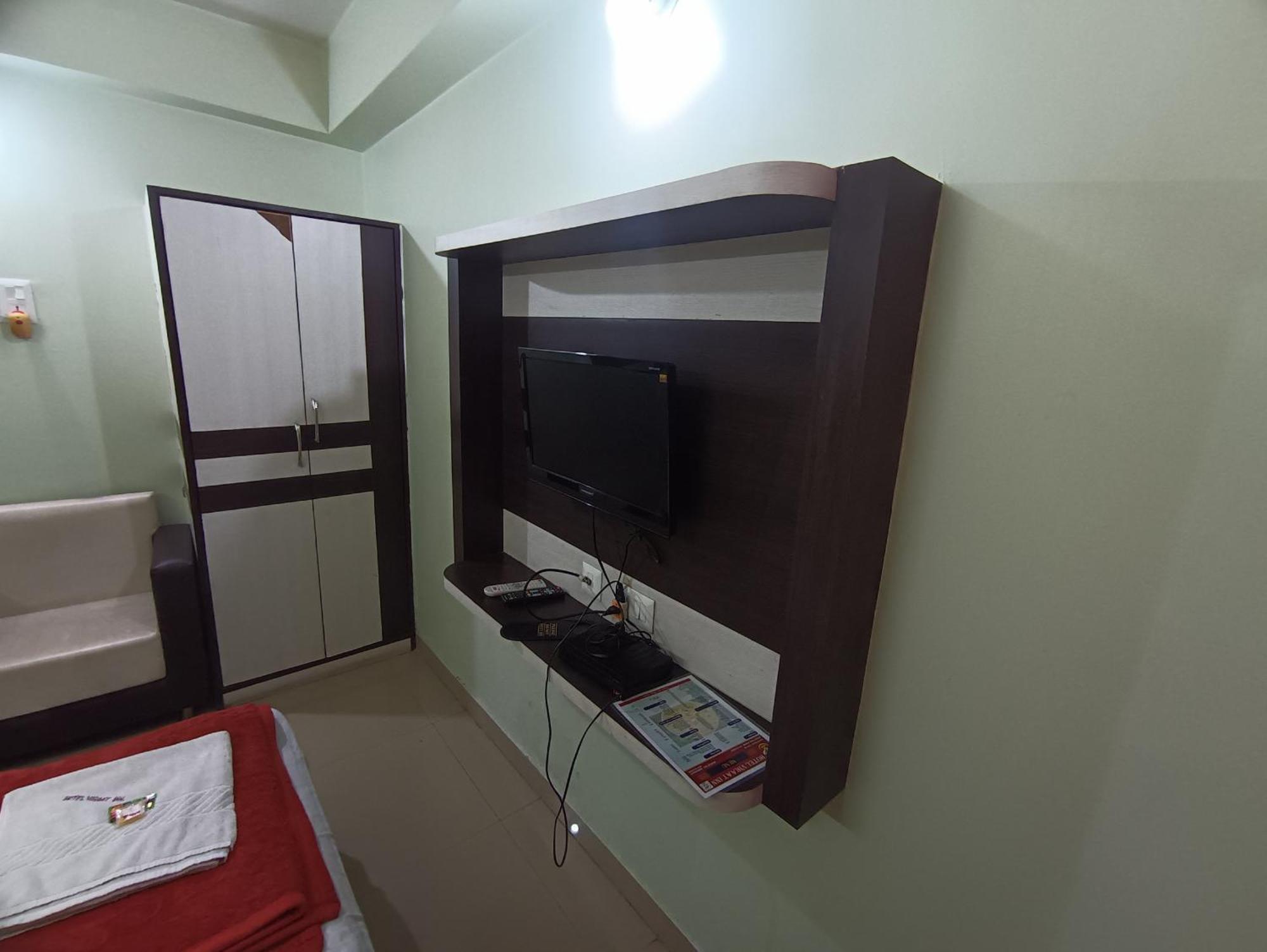 Hotel Viraat Inn Gaya Buitenkant foto