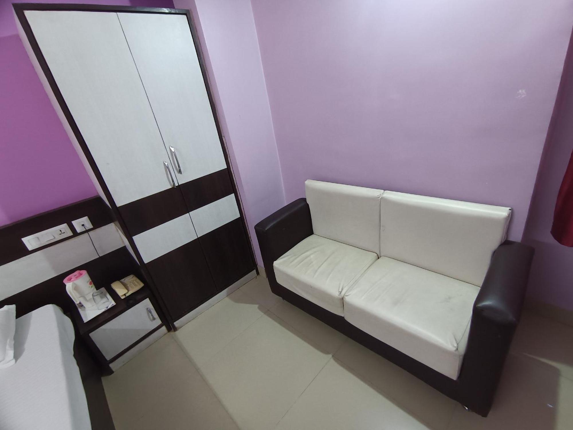 Hotel Viraat Inn Gaya Buitenkant foto